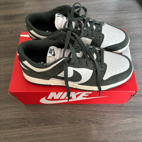 Nike runners size 10 - Picture 2 of 3